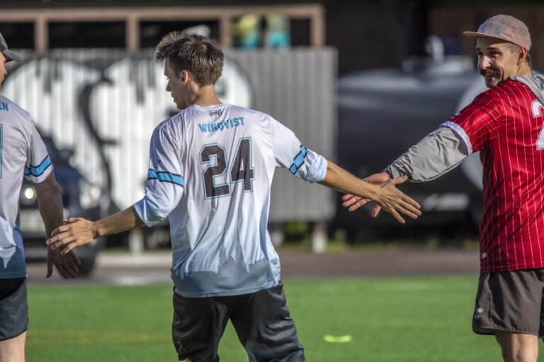 Kiinnostaako vastuullisuus, kansainvälinen kilpailutoiminta tai viestintä ja haluaisit olla edistämässä ultimatetoimintaa?